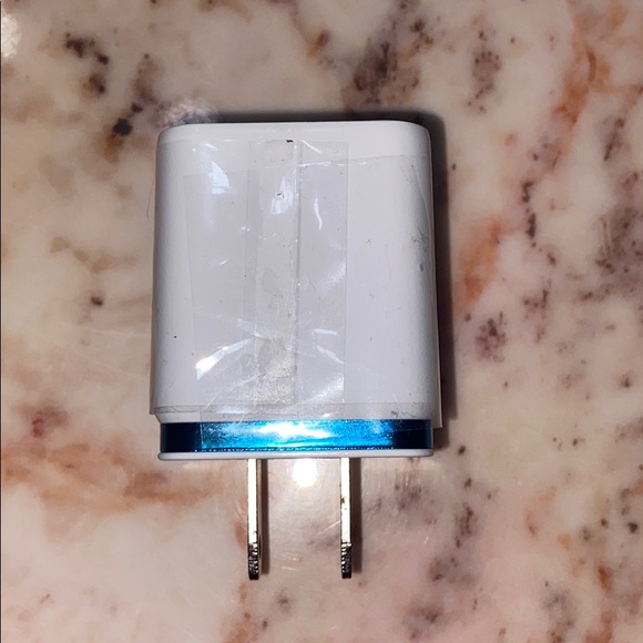 Four USB AC Adapter - Picture 3 of 3